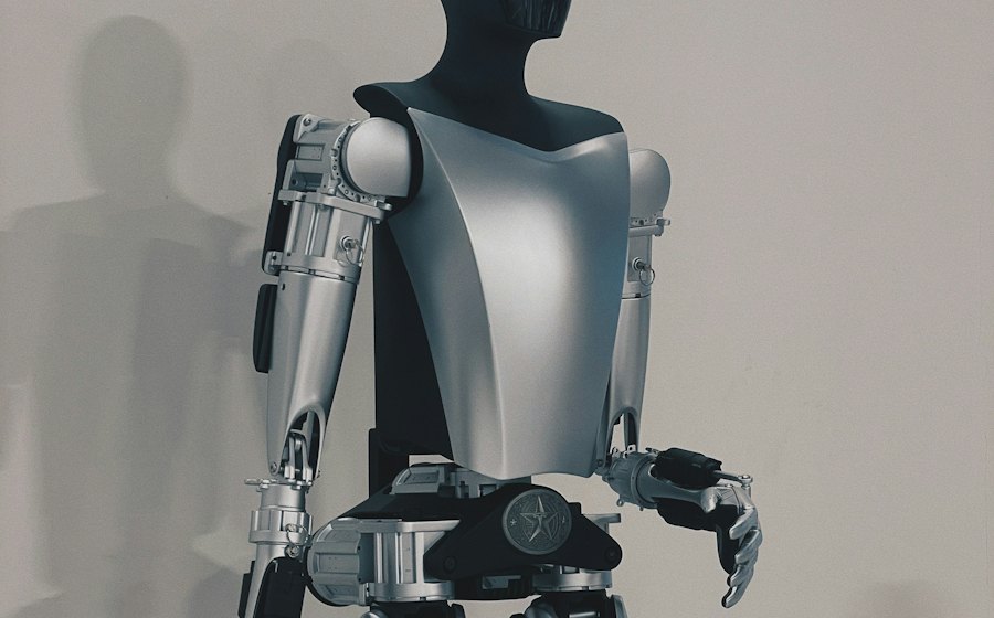 Humanoidní robot v laboratoři